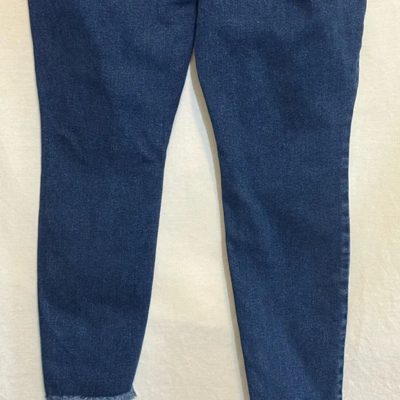 B-251 Old Navy‎ Rockstar High Rise Super Skinny Distressed Cropped Blue Jeans - Picture 7 of 14